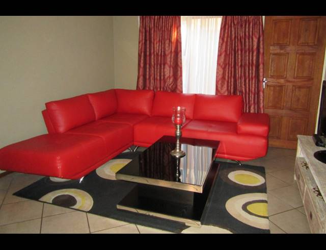 2 BEDROOM TOWNHOUSE FOR SALE IN ALBERTSDAL